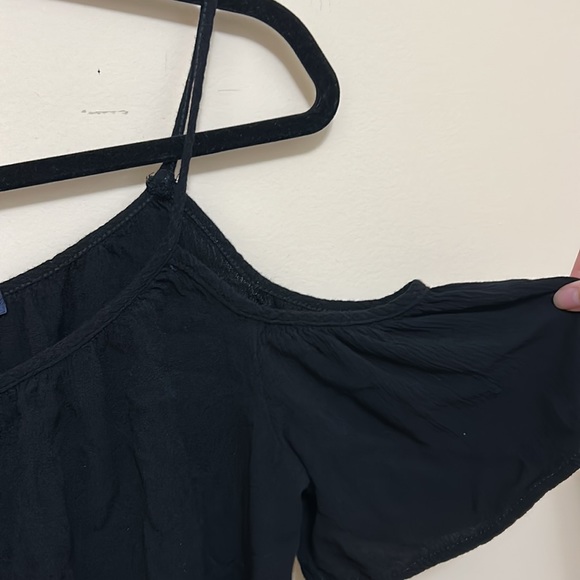 Flowy off the shoulder black top - Picture 3 of 4